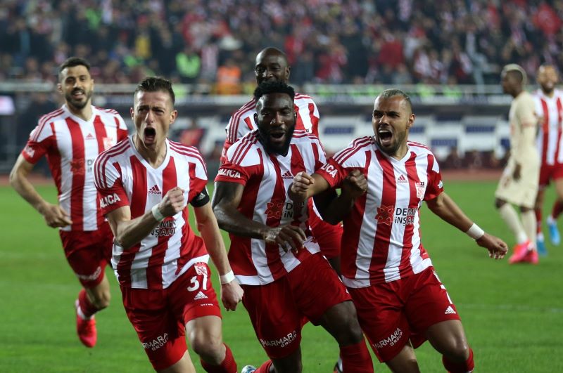 Nhận định soi kèo Adana Demirspor vs Sivasspor lúc 00h00 ngày 26/10/2024